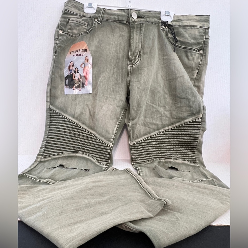 Street Denim Ladies Jeans NWT